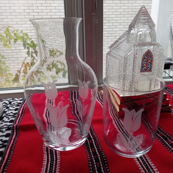 Vintage Etched Glass Carafe and Tumbler Set - Picture 2 of 5